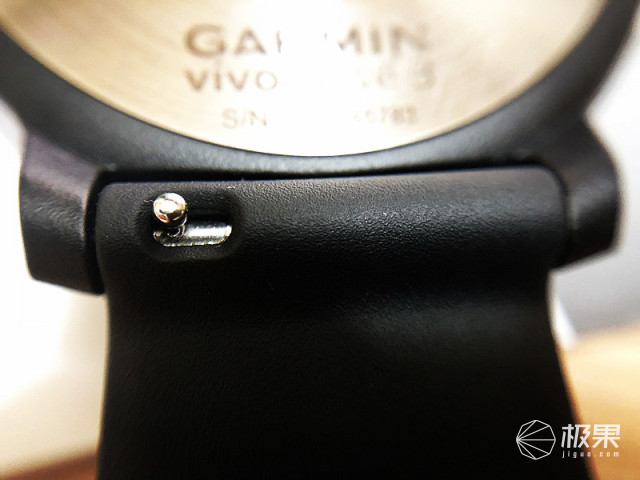 佳明（Garmin）vívoactive3户外运动腕表