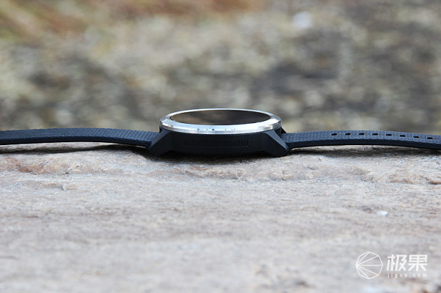 佳明（Garmin）vívoactive3户外运动腕表