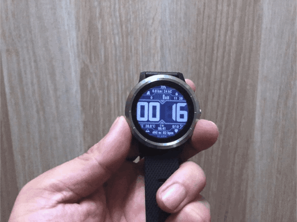 佳明（Garmin）vívoactive3户外运动腕表