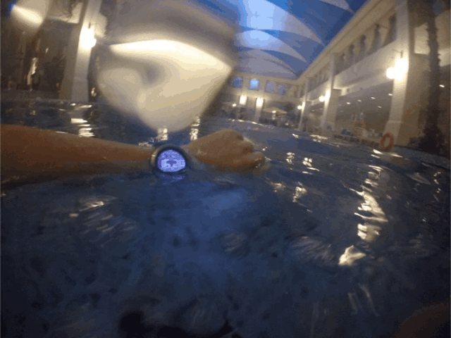 佳明（Garmin）vívoactive3户外运动腕表