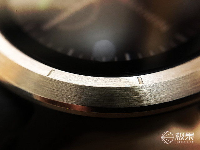 佳明（Garmin）vívoactive3户外运动腕表