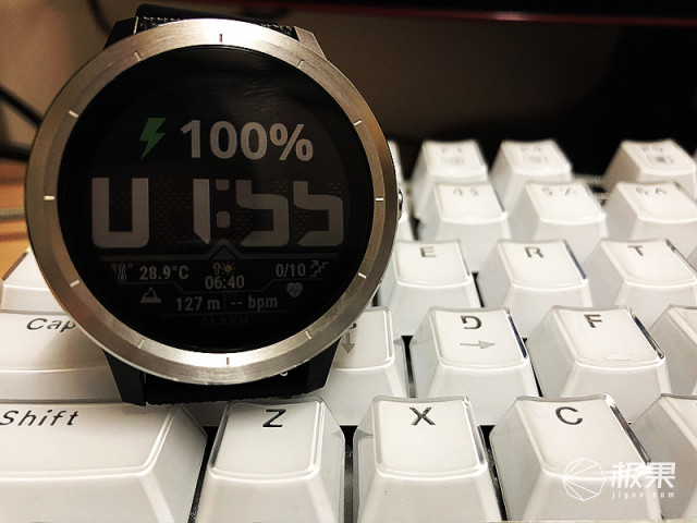 佳明（Garmin）vívoactive3户外运动腕表