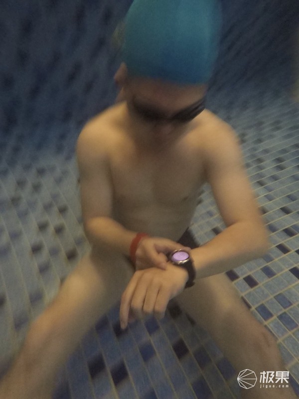 佳明（Garmin）vívoactive3户外运动腕表