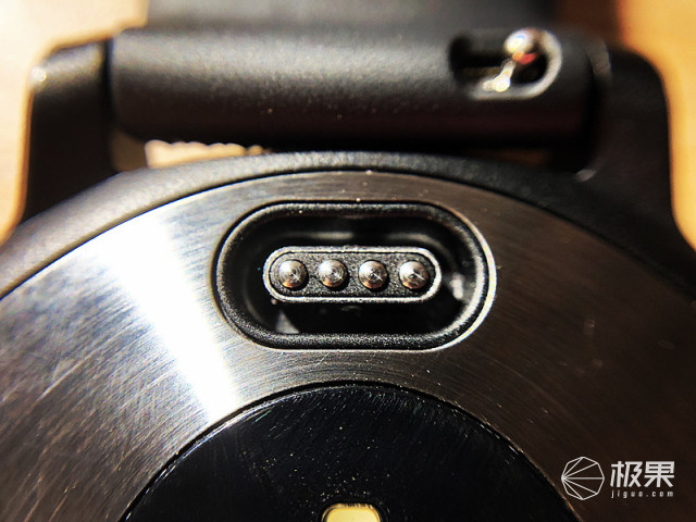 佳明（Garmin）vívoactive3户外运动腕表