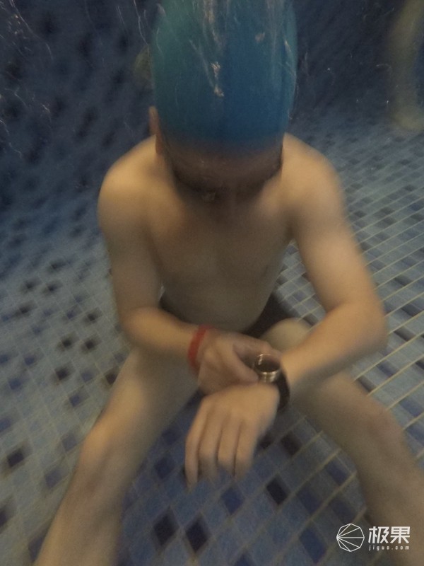 佳明（Garmin）vívoactive3户外运动腕表