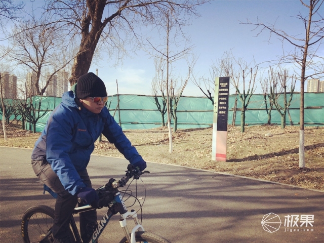 佳明（Garmin）vívoactive3户外运动腕表