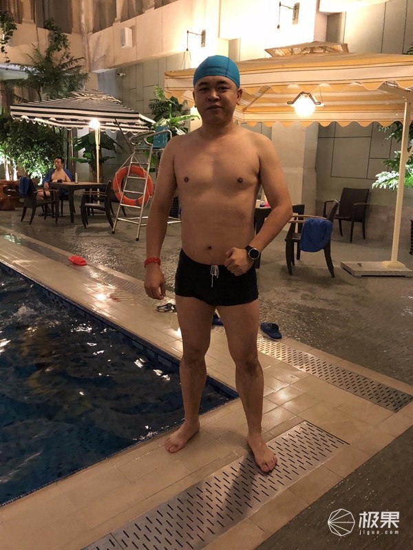 佳明（Garmin）vívoactive3户外运动腕表