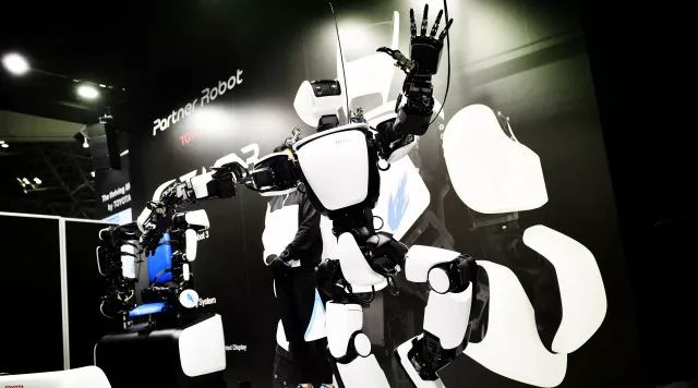 如何构建“人机和谐社会”？ 看看这些贴心的机器人