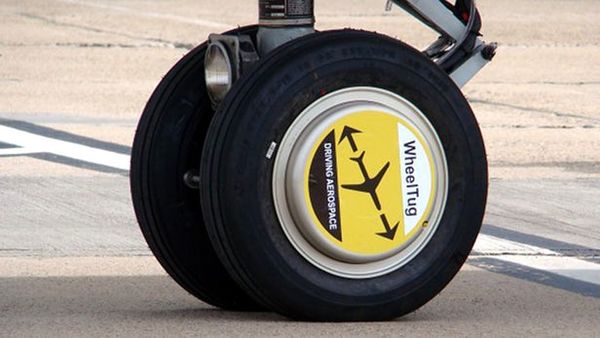 自行驾驶的前轮使飞机在停机坪上滑行的时间缩短