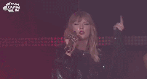 没骗人,国内网友已经戏称她为美国版张惠霉,twitter上taylor swifat也