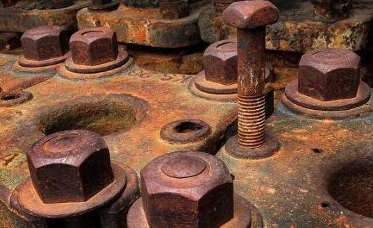 螺丝生锈拧不开怎么办?工厂老师傅教的一个小