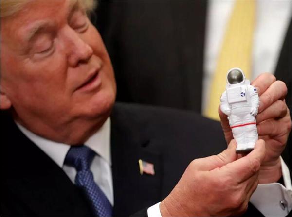 时隔45年!特朗普下令美宇航员重返月球 万事俱
