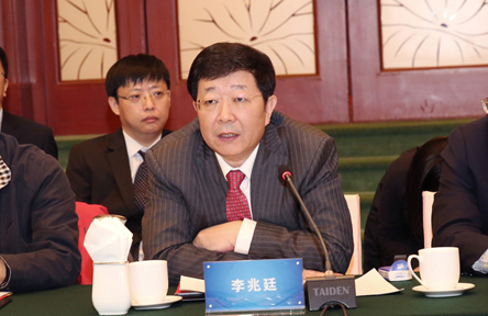 万兆董事长_董事长办公室图片(2)