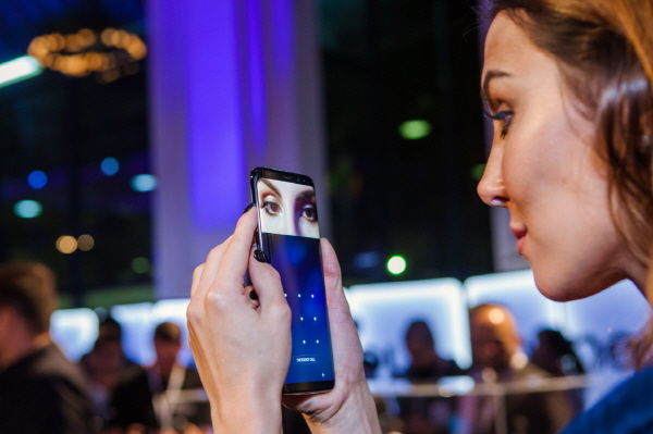 三星改进Galaxy S9虹膜扫描仪 更好地识别用户的眼睛