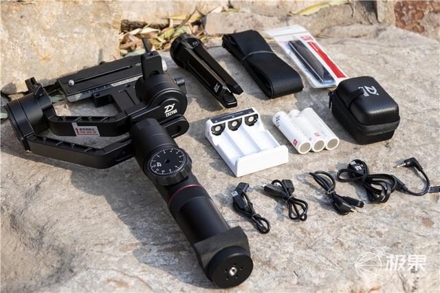 性能与颜值共存,摄影小白也能体验拍片快感 - 智云云鹤2稳定器上手评测 | 视频