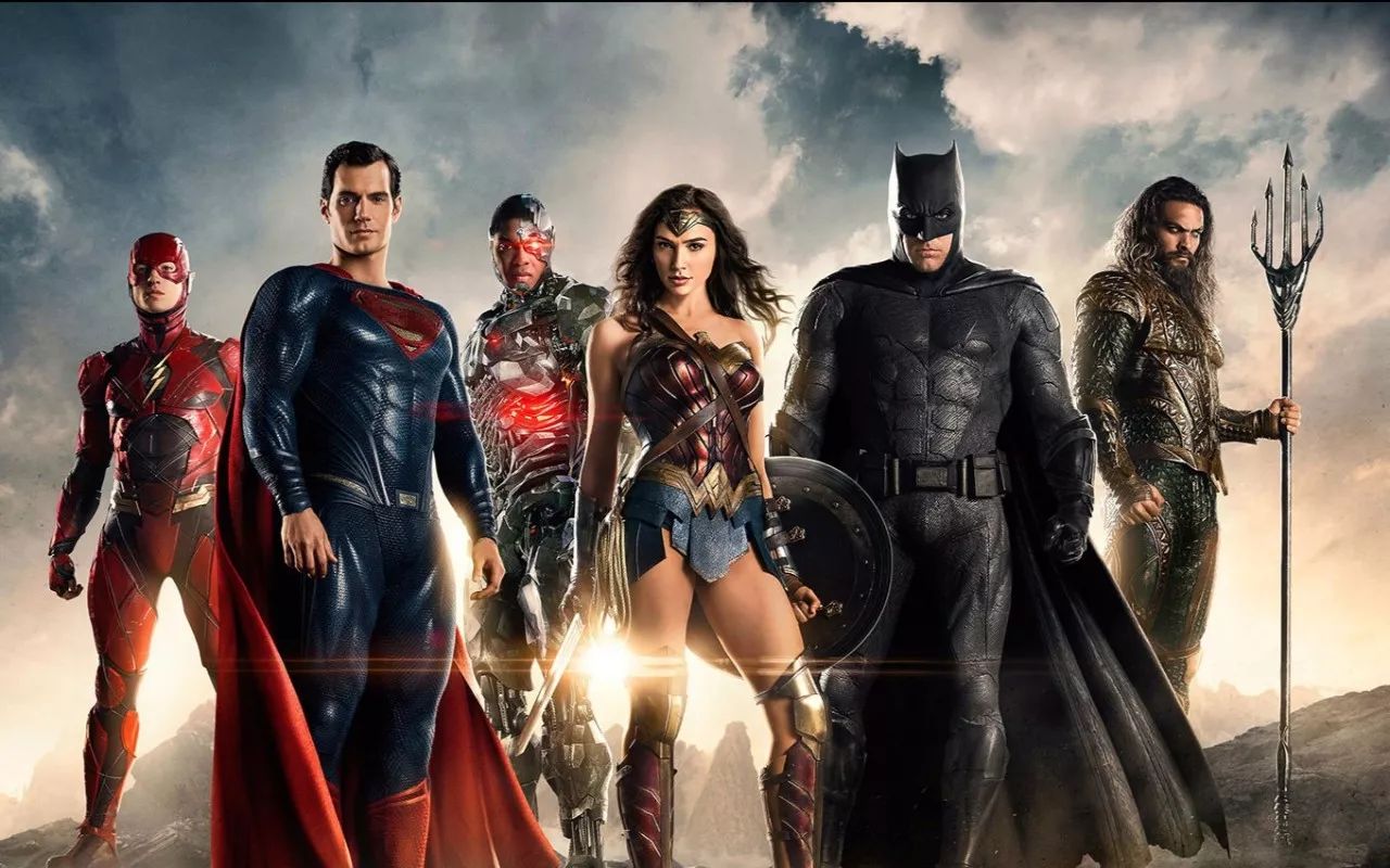 正义联盟》早期剧本曝光，蝙蝠侠和神奇女侠有个娃_手机凤凰网, image size:1280x800