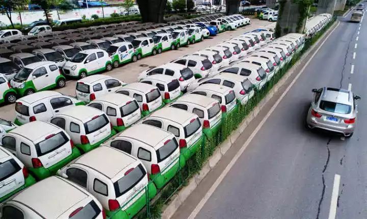 两年前北京只有2万人买电动车 现在超过20万人在排队