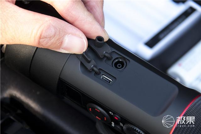 原标题:性能与颜值共存,摄影小白也能体验拍片快感 - 智云云鹤2稳定器上手评测 | 视频 前言 如今