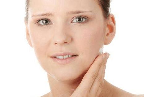 皮肤干燥过敏怎么缓解,5个方法应对季节性皮肤过敏