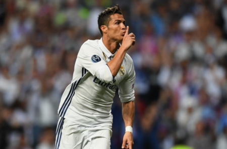 激将失败,阿联酋球迷高呼梅西,C罗不为所动