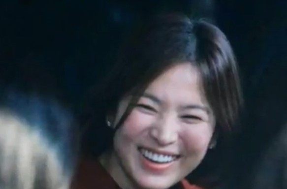 IU开唱简直就是红地毯阵容!准基、宋宋cp、朴