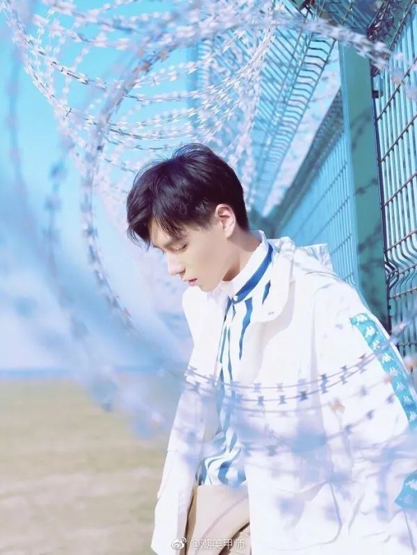 胡一天超清壁纸_洛天依超清壁纸_胡一天电脑壁纸超清_累了一天了晚安的 