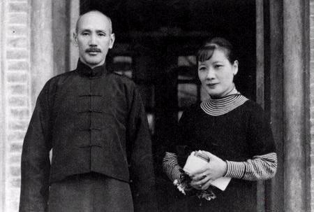 宋美龄带信蒋介石:如子文三日内不回京,则必来与君共生死!