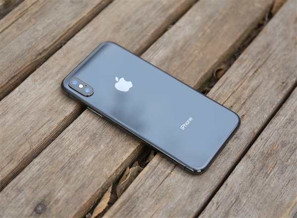 A11砍单30%！苹果调整iPhone X产能：全力准备新配色
