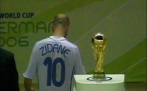 世界杯冠军并不是足球界的最高荣誉？