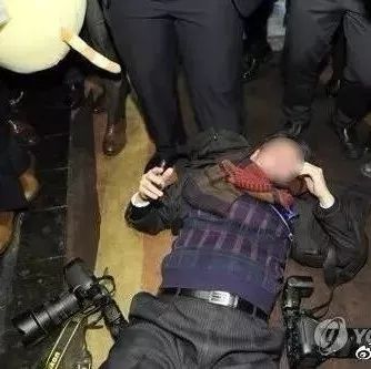 韩记者在华被打 5万多韩国民众请愿“惩治”闹事记者