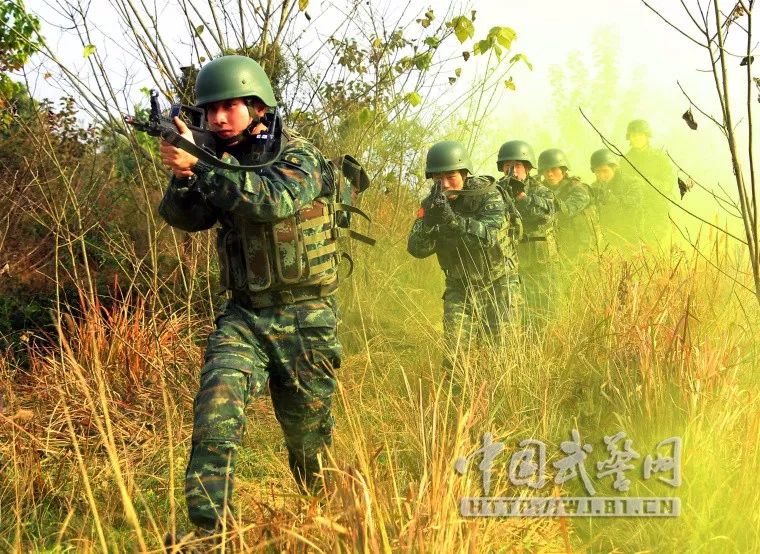 真打实练,锻造特战尖兵血性虎气