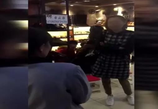 ������Ա�ϵ�ʱ���� Ů�ӷ���������2���Ь��