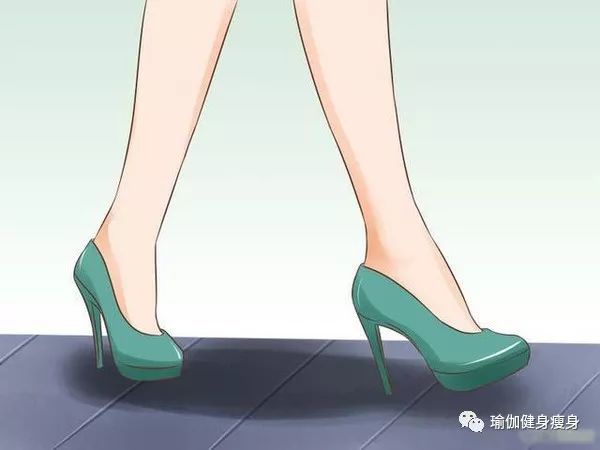 女人,正确的穿高跟鞋走路技巧
