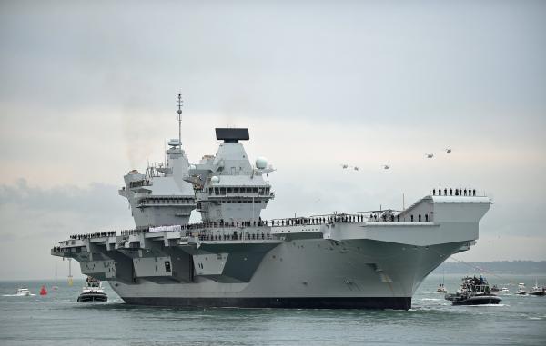 英国新航母刚服役就漏水 军方：正常现象
