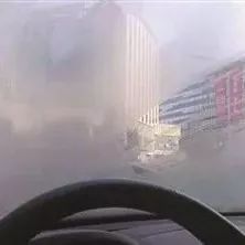 天一冷开车玻璃就起雾，你可以试试这么做！