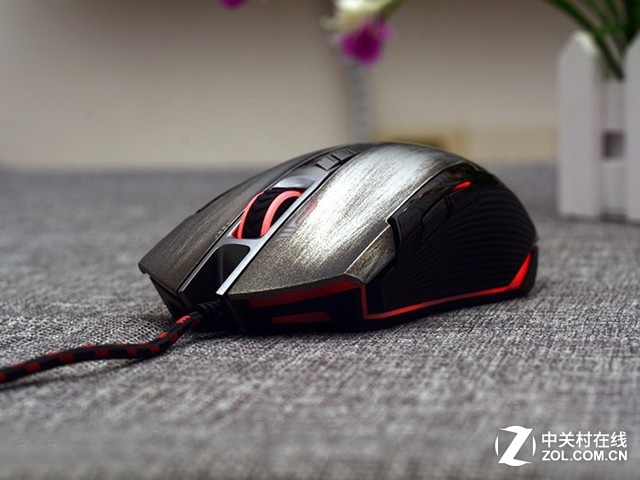 流光溢彩 七款炫酷的电竞鼠标推荐  