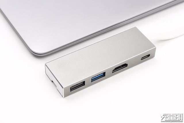 体积缩小一半：AIPACONN推出USB-C四口扩展Dock
