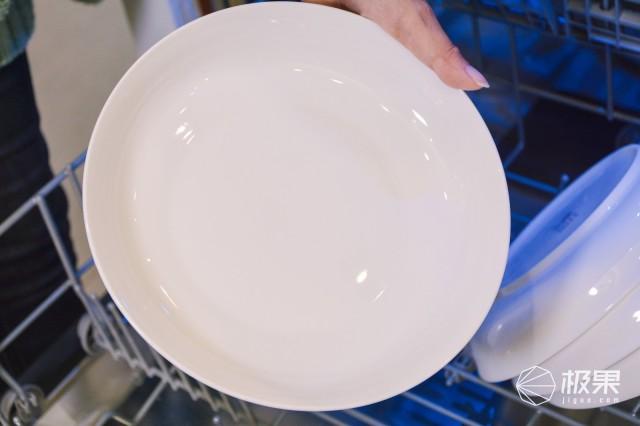 脏盘子堆着懒得洗？学会这一招，不用动手餐具自动变干净