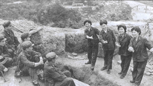 从《芳华》谈70年代部队文工团