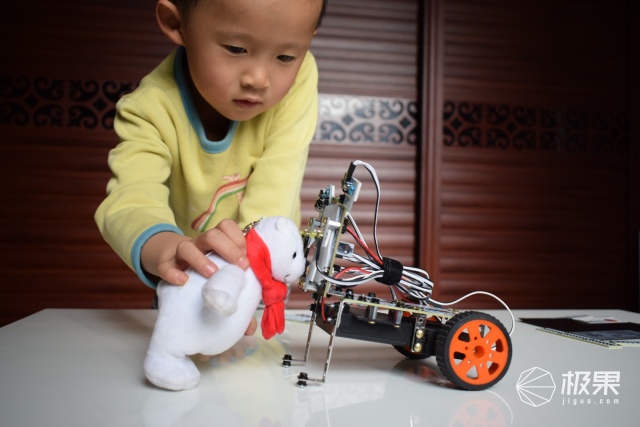 小盖茨机器人L-GATES小创客家庭套装