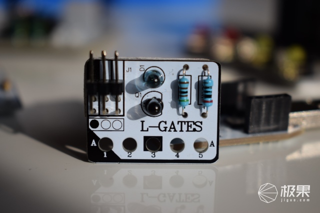 小盖茨机器人L-GATES小创客家庭套装