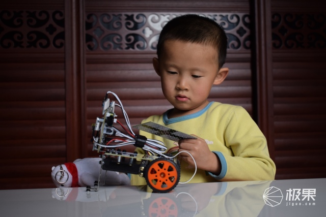 小盖茨机器人L-GATES小创客家庭套装