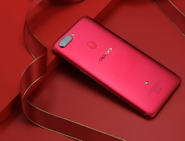 oppor11海外热销入选外媒2017年十大自拍手机