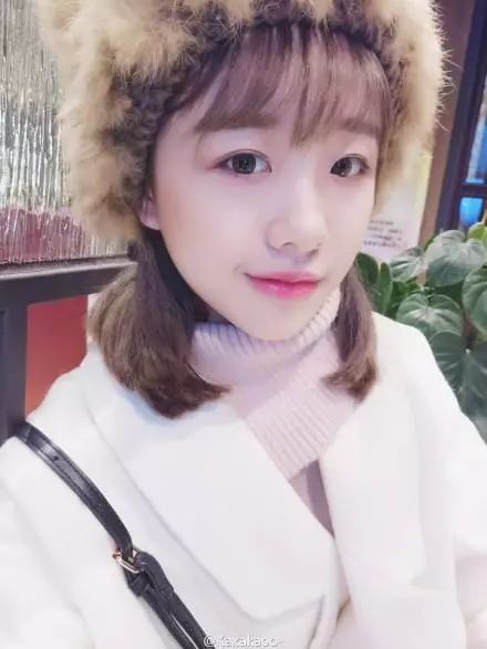 16岁早恋、高一开淘宝店,真人很照骗,现在又说