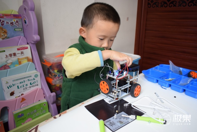 小盖茨机器人L-GATES小创客家庭套装