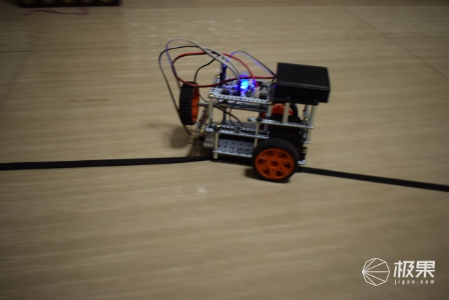 小盖茨机器人L-GATES小创客家庭套装