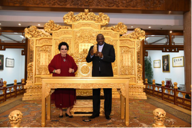 冈比亚共和国巴罗总统参观中国紫檀博物馆http://www.1hn.org