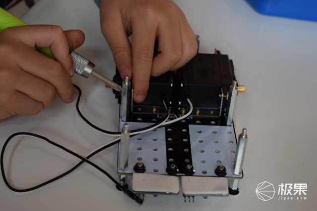 小盖茨机器人L-GATES小创客家庭套装