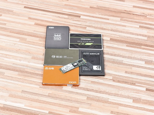 同样是500GB固态硬盘 为啥差价这么大？ 