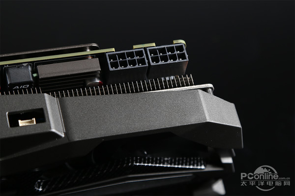 索泰GTX 1070 Ti至尊